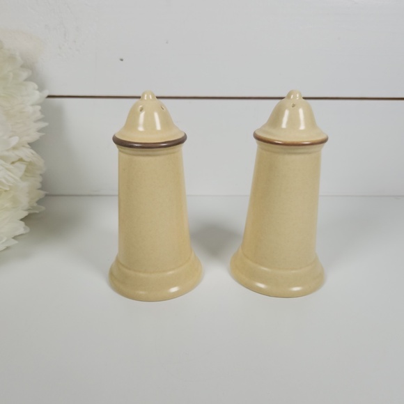 Vintage Pfaltzgraff Village Stoneware Large Salt & Pepper Shakers - Mid Century - Picture 4 of 9